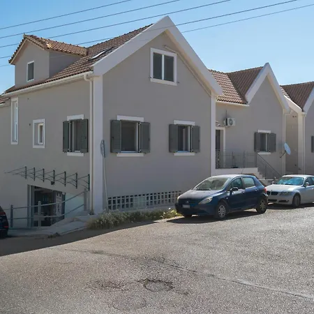 Ampatielou 1 Apartamento